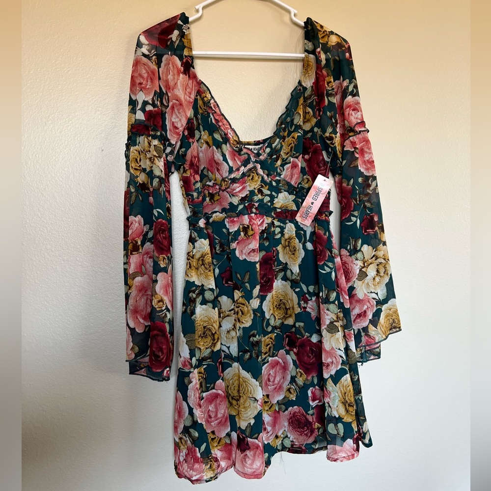 NWT Inspired Hearts Floral V-Neck Long Sleeve Dress